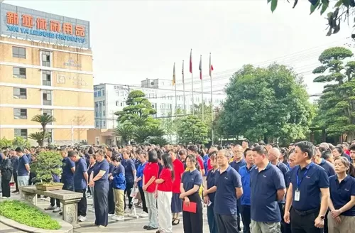 高温不褪色，关怀送清凉 —— 新亚休闲用行动为夏日坚守“降温”